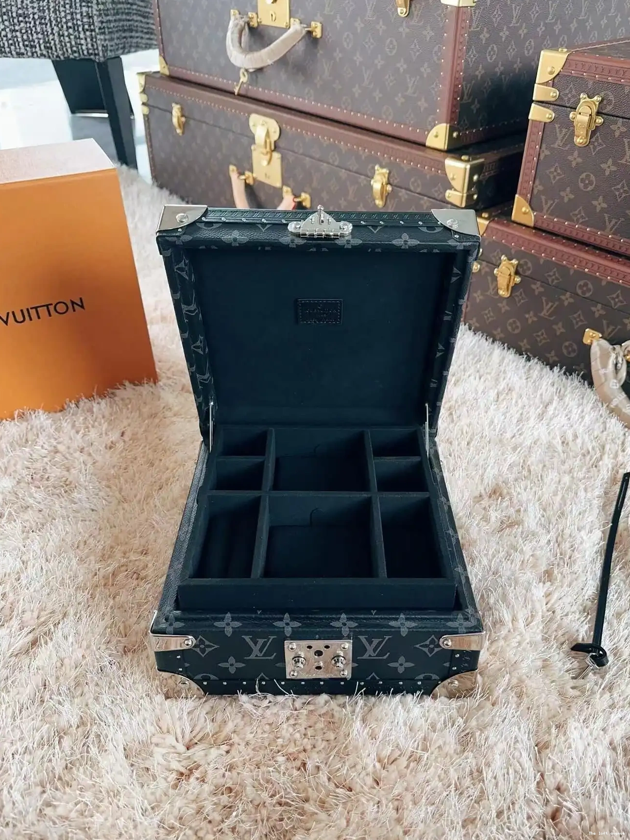 CUSTOM JEWELRY LV BOX BLACK 0628